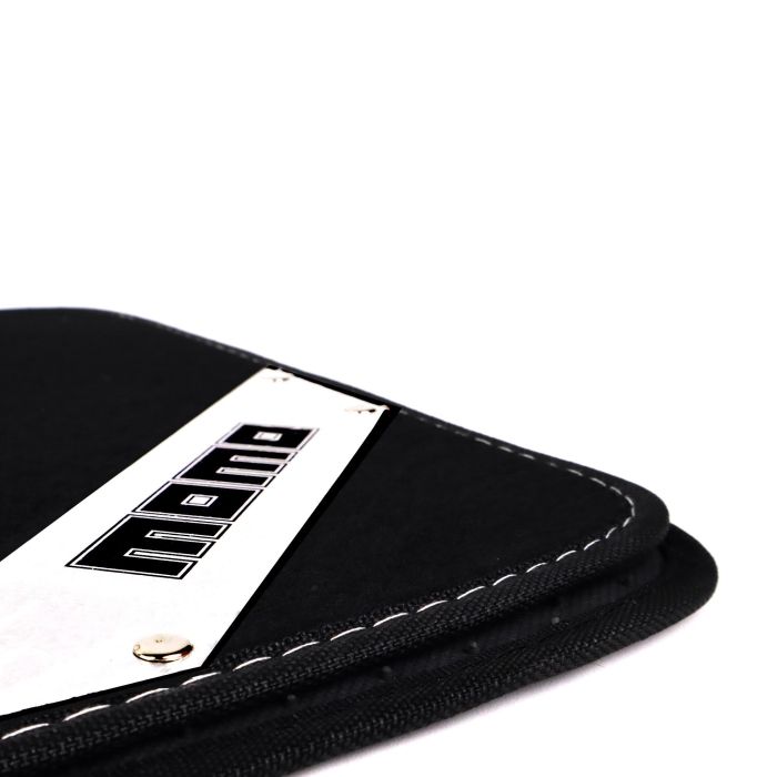 Momo MOMLCM012BW Set 4 Alfombrillas Universales para Coche Negro Blanco, Poliéster PVC Antideslizantes, Talonera Reforzada 3 Momo MOMLCM012BW Set 4 Alfombrillas Universales para Coche Negro Blanco, Poliéster PVC Antideslizantes, Talonera Reforzada 3