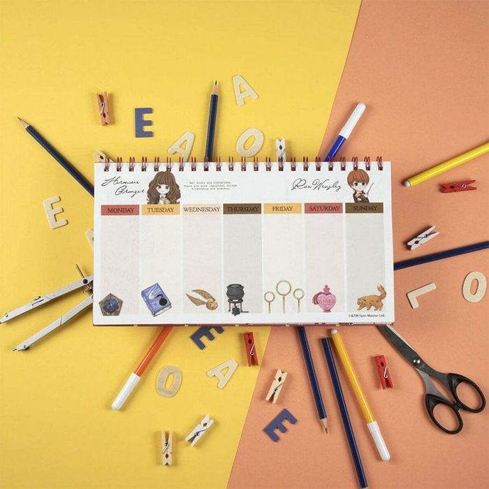 Cerdá Planificador Semanal Harry Potter - Agenda Organizadora Rojo, 100% Papel, Idiomas Español/Inglés y más, para Jóvenes 12-16 Años 1 Cerdá Planificador Semanal Harry Potter - Agenda Organizadora Rojo, 100% Papel, Idiomas Español/Inglés y más, para Jóvenes 12-16 Años 1