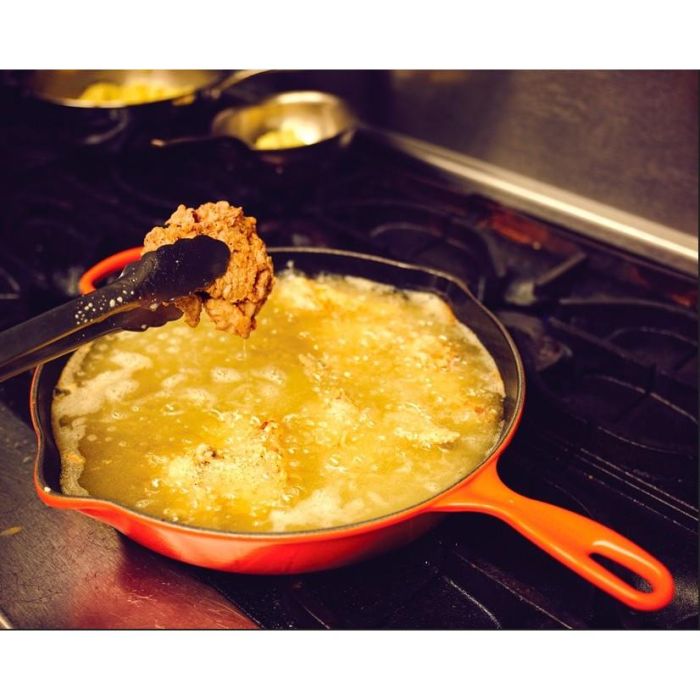 Le Creuset Brat- und Servierpfanne Gusseisen Ofenrot 23 cm 6