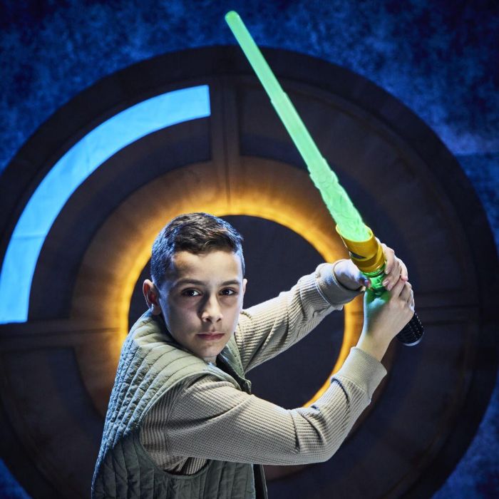 Star Wars Sable de Luz Lightbaber Squad G0727 con Cristal de Poder, 7 Colores y Efectos de Sonido 12