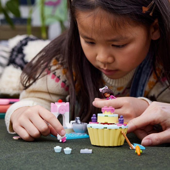 Playset Lego 10785 Gabby's Dollhouse - Bakey with Cakey Fun 58 Piezas 4