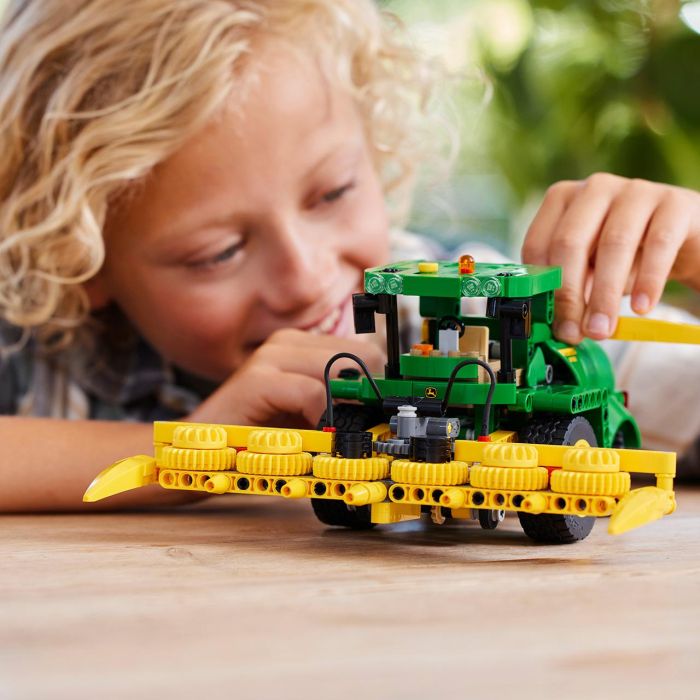 John Deere 9700 Forage Harvester Lego Technic 42168 Lego 4