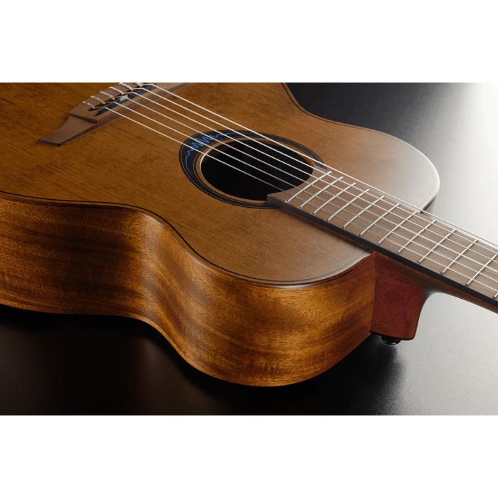 Guitarra Acústica Lâg Travel Nylon A/E Blue Wave 1 - Marrón 5