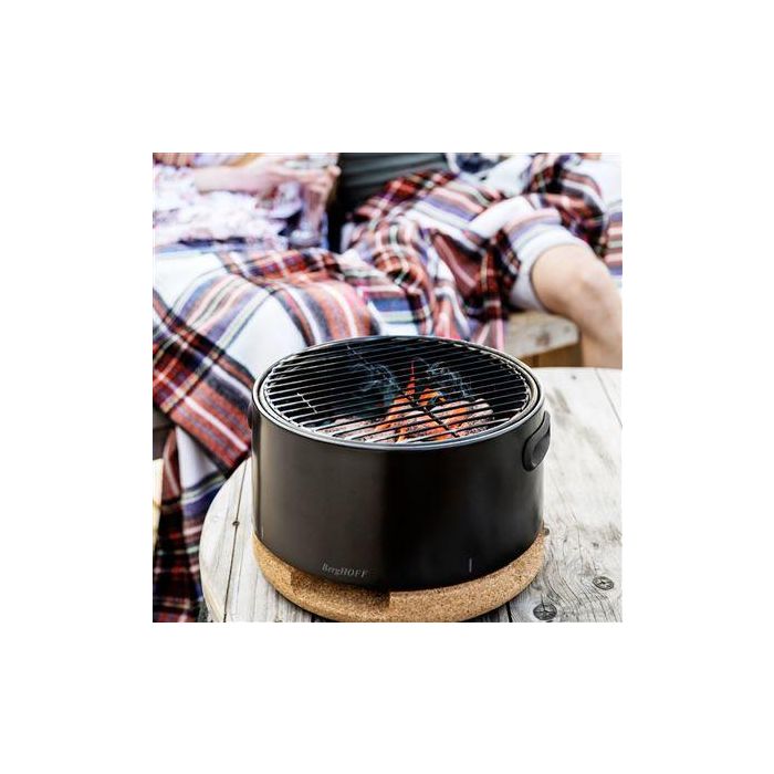Berghoff 2415601 Barbacoa Portátil Negra, Premiada con Red Dot, Compacta y Elegante para Jardín o Terraza 2 Berghoff 2415601 Barbacoa Portátil Negra, Premiada con Red Dot, Compacta y Elegante para Jardín o Terraza 2