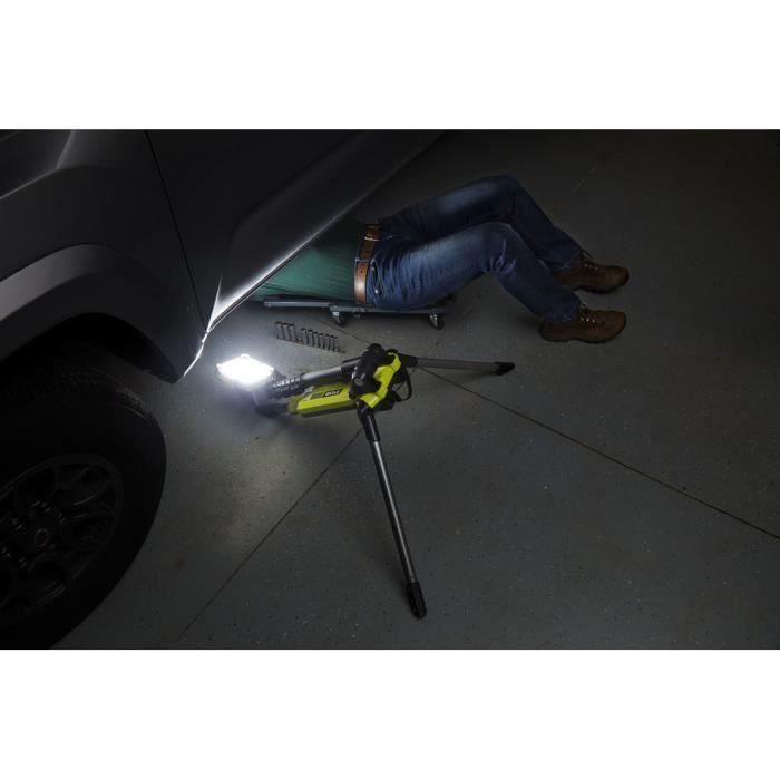 Reflector de trípode LED plegable y ajustable ONE+ de 18 V RYOBI - R18TL-0 1 Reflector de trípode LED plegable y ajustable ONE+ de 18 V RYOBI - R18TL-0 1