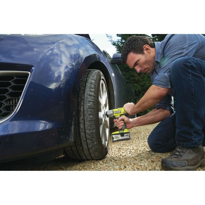 Set de cargador y baterías recargables Ryobi 5133003366 5 Ah 18 V