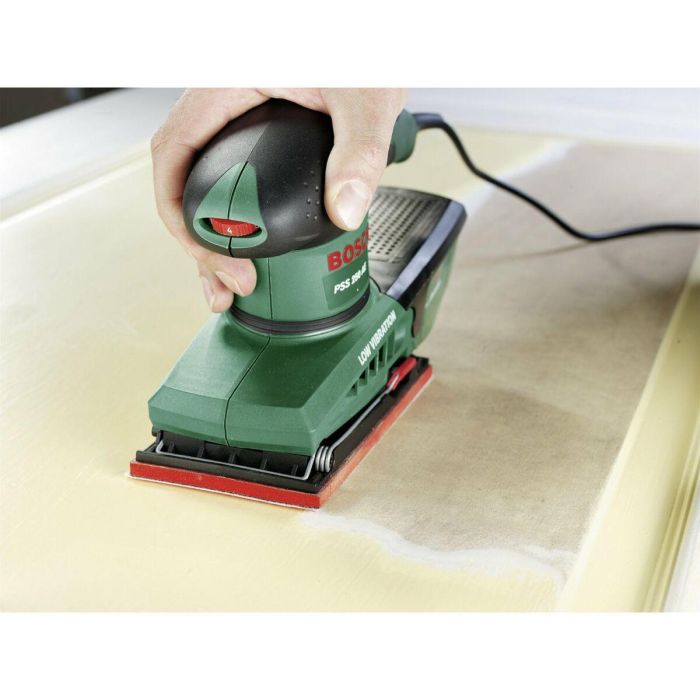 Bosch PSS 250 AE Lijadora Vibratoria 250W con Microfiltro, Órbita 2mm, Plato 167cm², Velocidad Electrónica 5