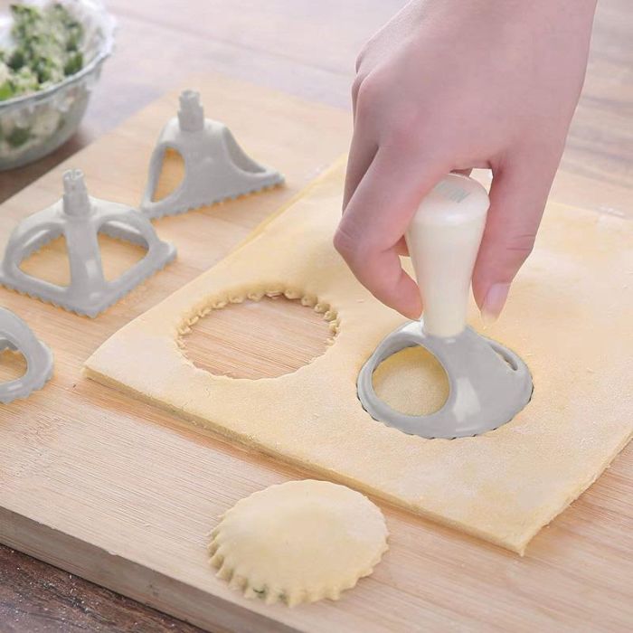 Quttin Corta Pastas Ravioli 4 Formas 30,5 cm x 11 cm x 6,3 cm (12 Unidades)