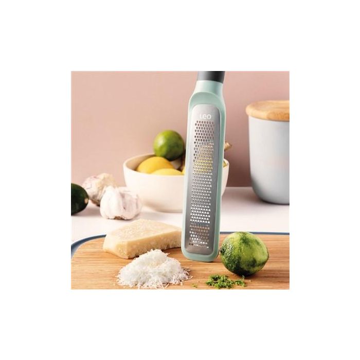 Berghoff 3950205 Rallador Zester Verde para Especias, Cítricos y Queso con Hoja de Acero Inoxidable y Mango Ergonómico 3