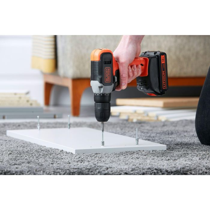 Black&Decker Akku-Bohrschrauber 18V 1.5Ah BCD001C1 2