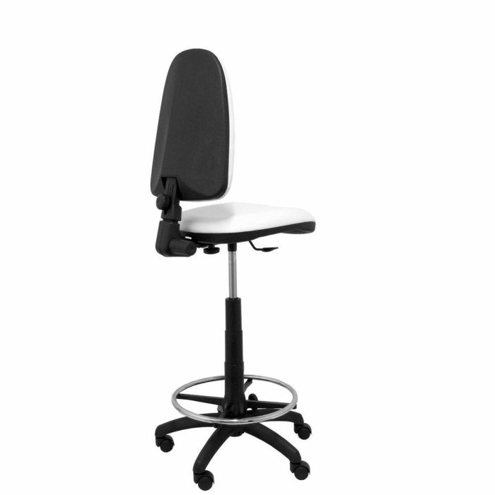 Piqueras y Crespo Taburete Ayna S-Brazos Regulable En Altura, Aro Reposapiés, Tapizado Símilpiel Blanco - Modelo T04 1 Piqueras y Crespo Taburete Ayna S-Brazos Regulable En Altura, Aro Reposapiés, Tapizado Símilpiel Blanco - Modelo T04 1