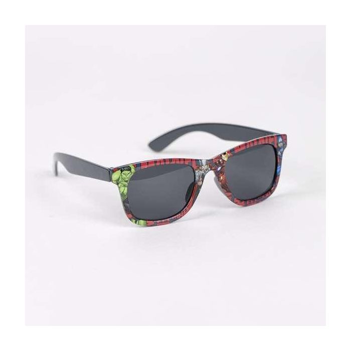 Cerdá Set de Gorra para Niños y Niñas, 53 cm, con Gafas de Sol a Juego, Diseño Avengers, Ideal para Edad de 2 a 8 Años, Color Negro 1