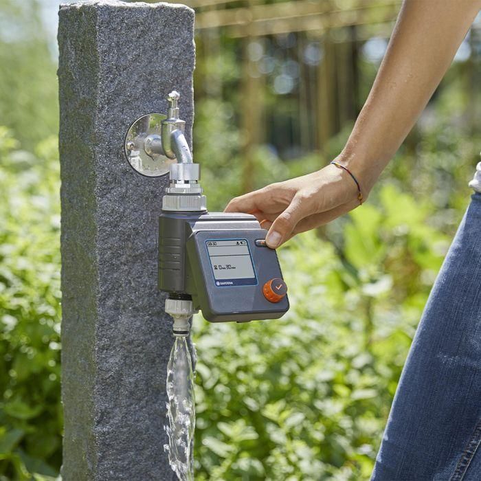 Gardena Programador de Riego Selectivo para Grifos 20/27 y 26/34 - Hasta 3 programas individuales, módulo extraíble, conexión sonda humedad 1 Gardena Programador de Riego Selectivo para Grifos 20/27 y 26/34 - Hasta 3 programas individuales, módulo extraíble, conexión sonda humedad 1