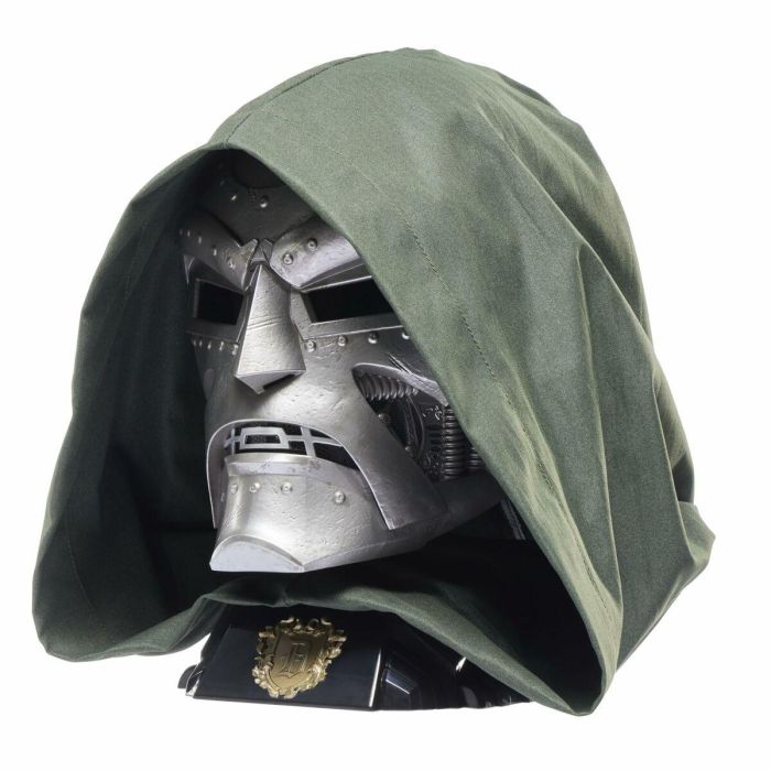 Hasbro Marvel Legends Casco Roleplay Premium Doctor Muerte | Réplica Escala 1:1 | Incluye Capucha y Base para Coleccionistas & Cosplay 11
