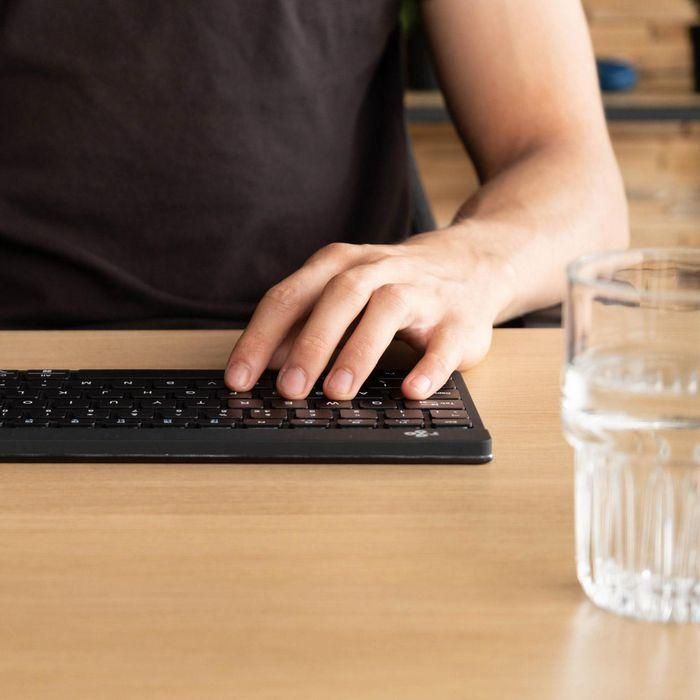 R-Go Tools Ergonomic keyboard R-Go Compact Break, compact keyboard with break software, QWERTY (IT), Bluetooth, black 2 R-Go Tools Ergonomic keyboard R-Go Compact Break, compact keyboard with break software, QWERTY (IT), Bluetooth, black 2