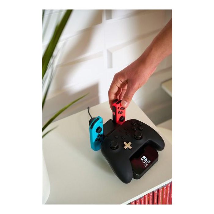 Power A 1525991-01 HUB de Carga para Nintendo Switch y Mandos Pro, Compatible con Joy-Cons y Mandos Inalámbricos PowerA 13 Power A 1525991-01 HUB de Carga para Nintendo Switch y Mandos Pro, Compatible con Joy-Cons y Mandos Inalámbricos PowerA 13