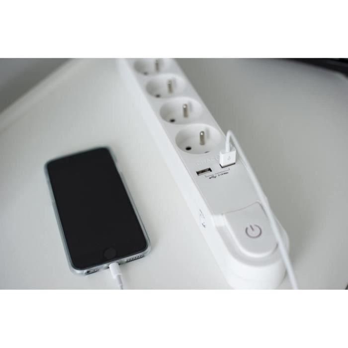 Regleta de alimentación CHACON 5 enchufes de 16 A con interruptor, 2 puertos USB y cable de 3 m HO5VV-F 3x1.5 mm² negro 1 Regleta de alimentación CHACON 5 enchufes de 16 A con interruptor, 2 puertos USB y cable de 3 m HO5VV-F 3x1.5 mm² negro 1