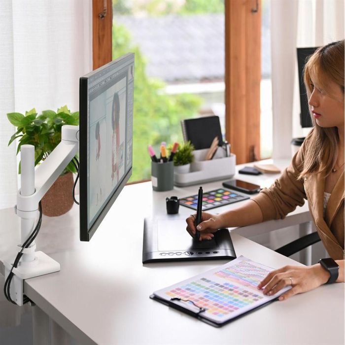 Soporte de Mesa para Pantalla Ergotron 45-669-216 34" 8