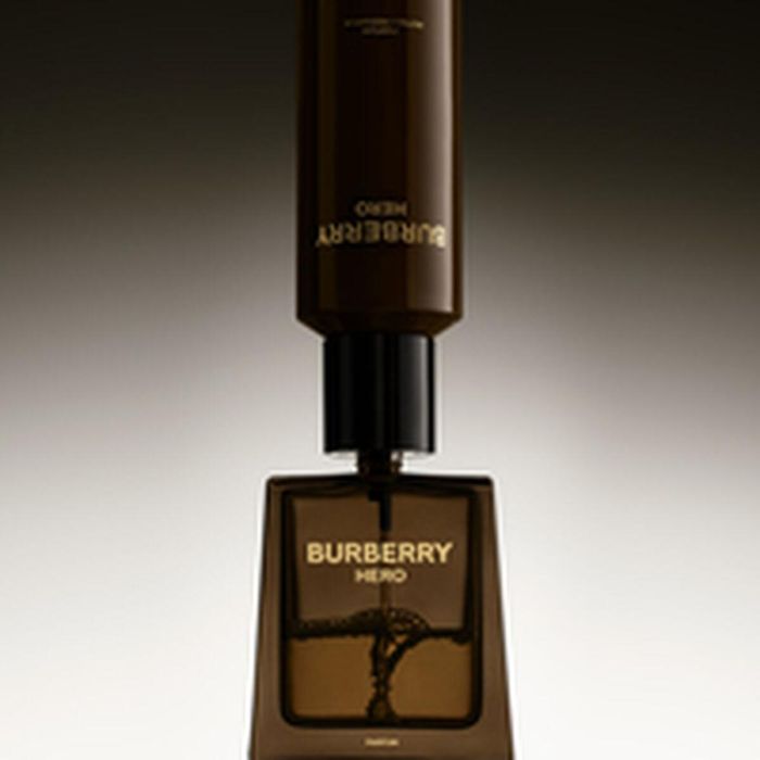 Burberry By Hero Parfum 200 mL Recarga 12 Burberry By Hero Parfum 200 mL Recarga 12