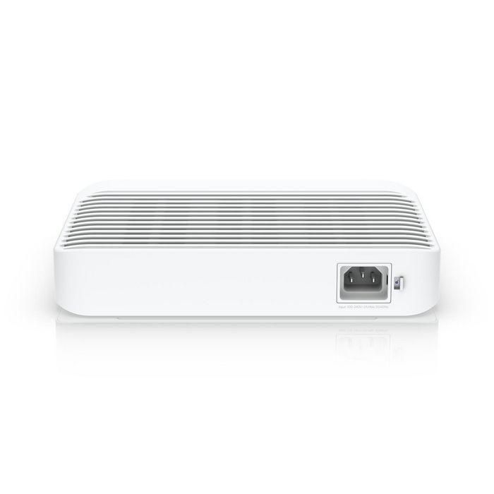 Ubiquiti 8x RJ-45, L3, 2x SFP+, PoE/PoE+ 3