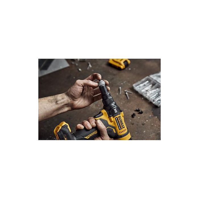 DeWALT DCF403NT-XJ Pistola de Remaches a Batería 18V, para Aluminio y Acero Inoxidable (2.4, 3.2, 4, 4.8 mm), 10000 kN, Incluye Funda, Negro/Amarillo
