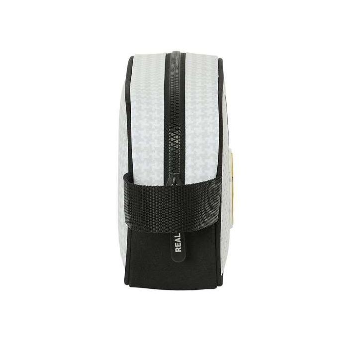 Safta Neceser Real Madrid 1ª Equipación 24-25 135x220x80 mm 2 Safta Neceser Real Madrid 1ª Equipación 24-25 135x220x80 mm 2