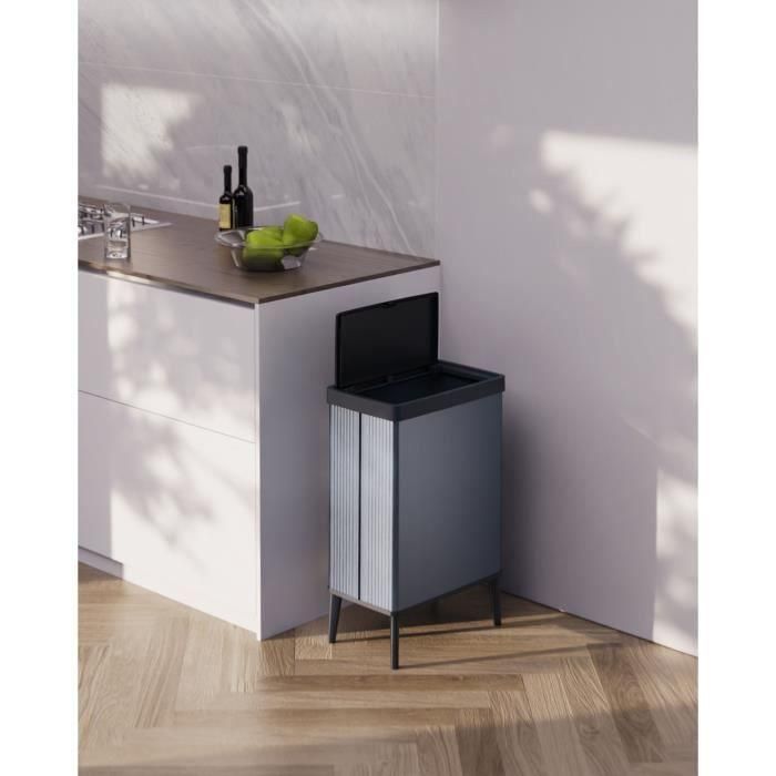 Curver CUR3253924865195 Papelera de Pie Verto con Apertura Táctil 54 L Azul Perla 1 Curver CUR3253924865195 Papelera de Pie Verto con Apertura Táctil 54 L Azul Perla 1