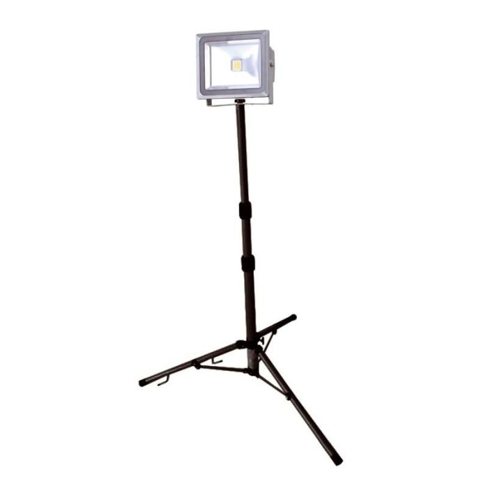 Foco Led Ip65 Tripode 50W Luz Blanca Gilma Foco Led Ip65 Tripode 50W Luz Blanca Gilma