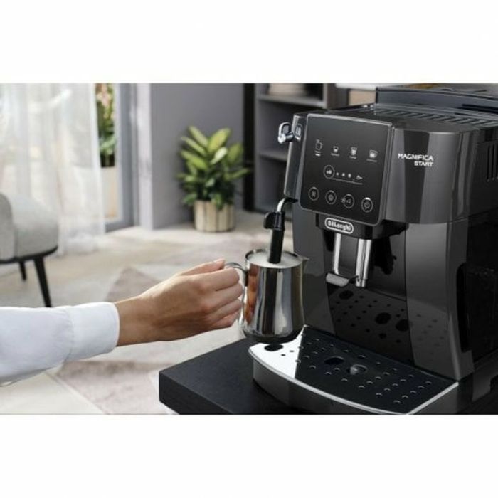 Cafetera Superautomática DeLonghi Magnifica Start 15 bar Negro 1