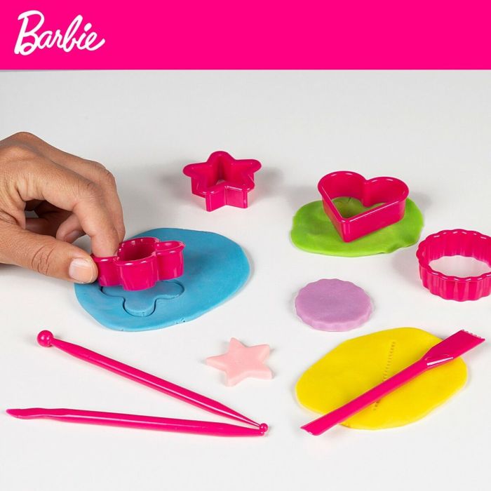 Jogo Criativo de Plasticina Barbie Fashion Boneca Paserelle de Moda 16 Peças