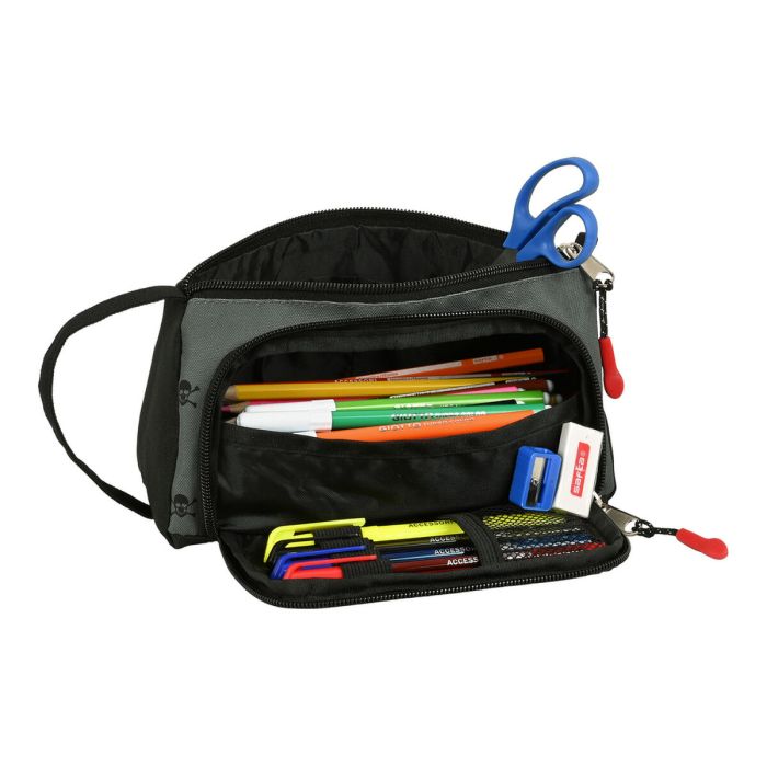 Estuche Escolar BlackFit8 Skull Negro Gris 20 x 11 x 8.5 cm (32 Piezas) 2 Estuche Escolar BlackFit8 Skull Negro Gris 20 x 11 x 8.5 cm (32 Piezas) 2