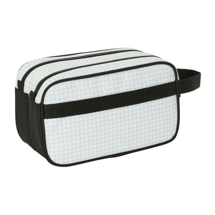 Neceser de Viaje Real Madrid C.F. Blanco Gris Deportivo 26 x 15 x 12.5 cm 1