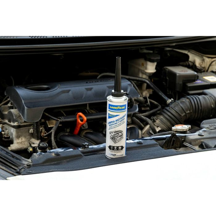 Limpiador para Motor Goodyear Gasolina Diesel 300 ml 1