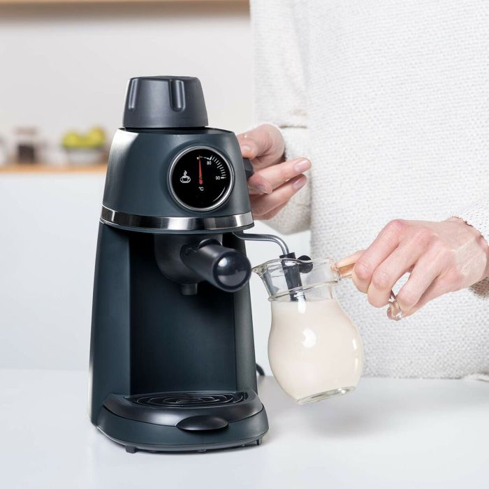 Cafetera Express de Brazo Black & Decker BXCO800E 800 W 240 ml Negro 2 Cafetera Express de Brazo Black & Decker BXCO800E 800 W 240 ml Negro 2