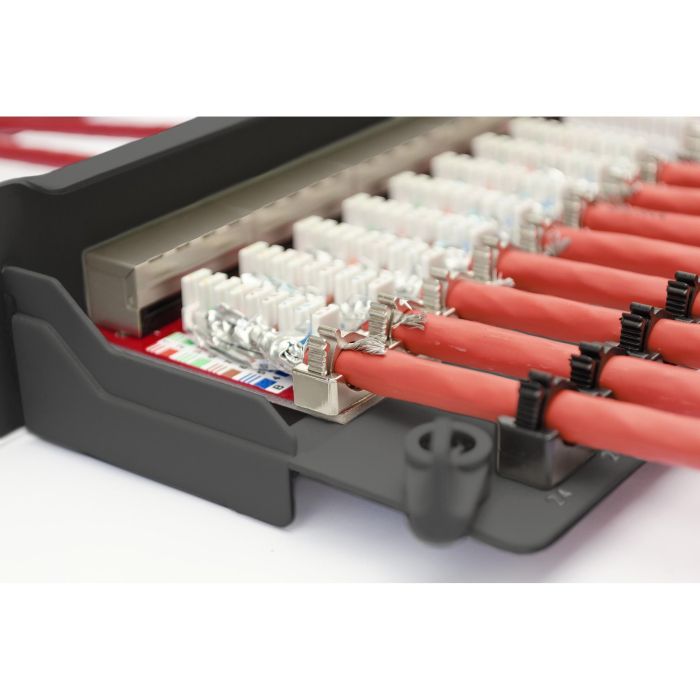 DIGITUS Patchpanel 1HE 24-Port Cat6a geschirmt schwarz 1 DIGITUS Patchpanel 1HE 24-Port Cat6a geschirmt schwarz 1