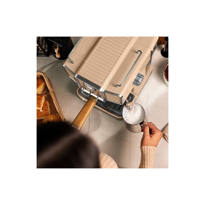 Cecotec 01585 Cafetera Eléctrica Semi-automática Espresso 1350W 20 Bares 1.5L ForceAroma Vaporizador Vintage 7