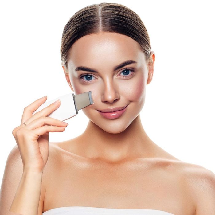 Cosmetic Club Espátula de Limpieza Facial, Limpia, Hidrata y Alisa la Piel, Elimina Células Muertas y Suciedad, Tres Intensidades de Vibración, Recargable 3