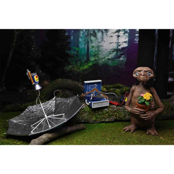 Neca Figura Ultimate Deluxe E.T. 12cm con luz en el pecho y accesorios - 40 Aniversario 1 Neca Figura Ultimate Deluxe E.T. 12cm con luz en el pecho y accesorios - 40 Aniversario 1