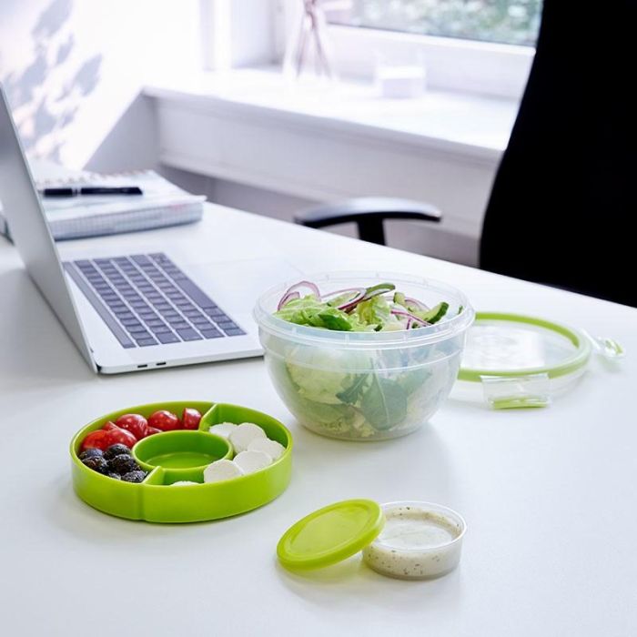 Emsa N1060700 Clip & Go Salatbox rund mit Einsatz und Dressingbox transparent. g 2 Emsa N1060700 Clip & Go Salatbox rund mit Einsatz und Dressingbox transparent. g 2