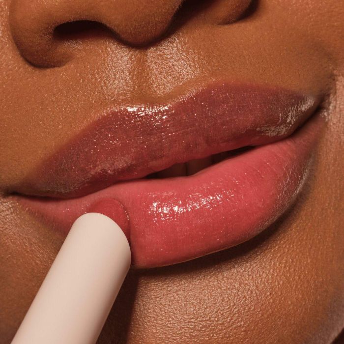 Catrice DIAMOND GLAZE brillo de labios stick #010-No Glitter, No Glory, Tono Ciruela con Destellos Azules, 1.6 gr