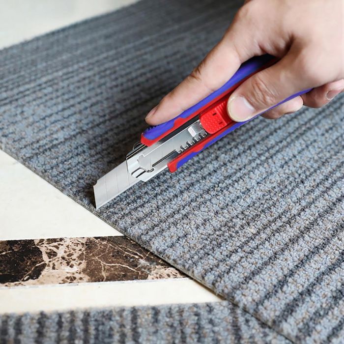 Workpro Cúter de Carga Automática 18 mm con 5 Cuchillas Autocargables 6 Workpro Cúter de Carga Automática 18 mm con 5 Cuchillas Autocargables 6