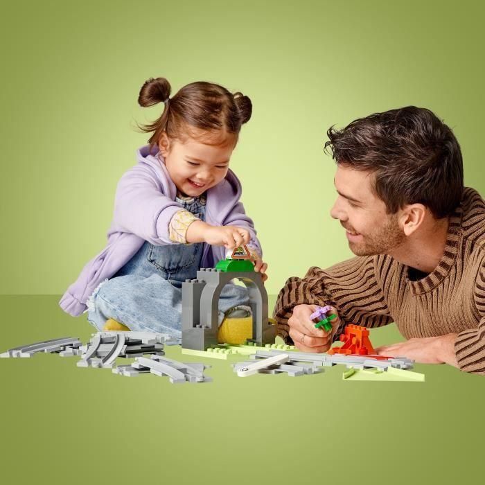 Lego Duplo 10425 Set de Expansión Túnel y Vías Ferroviarias para niños +2 años, con 10 tramos de vía y cambio de agujas 4