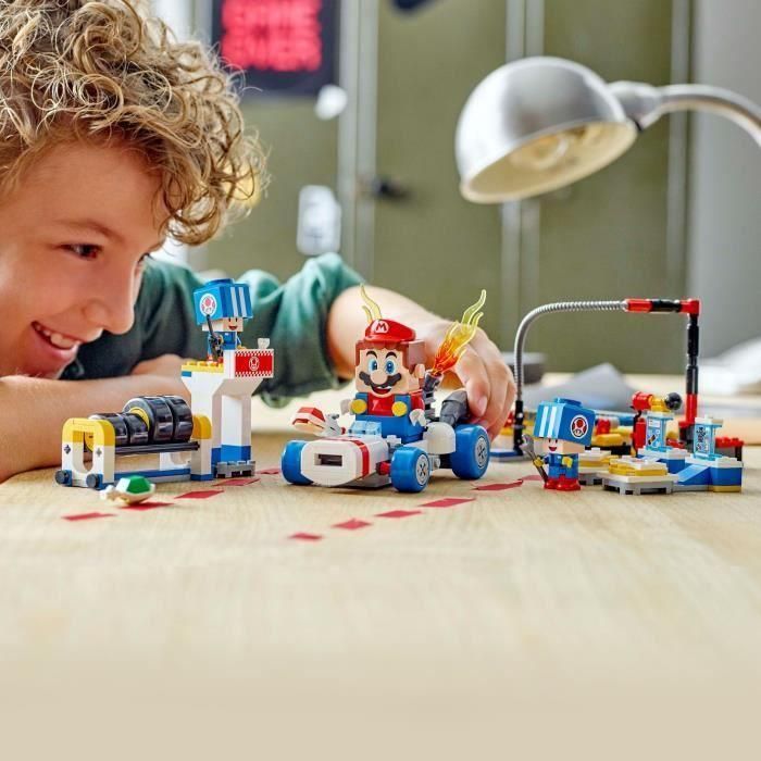 LEGO 72035 Mario Kart Garaje de Toad Set de Construcción Personalizable con Rayo GTI y 2 Toads Azules para +8 años 4