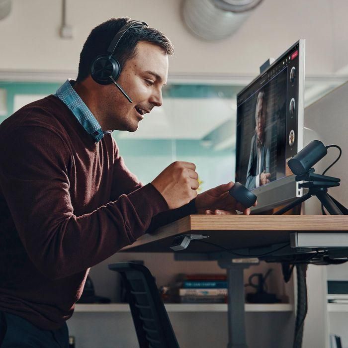 HP Voyager Focus 2 Microsoft Teams Certified USB-C-C Headset +USB-C/A Adapter +Charging Stand 8 HP Voyager Focus 2 Microsoft Teams Certified USB-C-C Headset +USB-C/A Adapter +Charging Stand 8