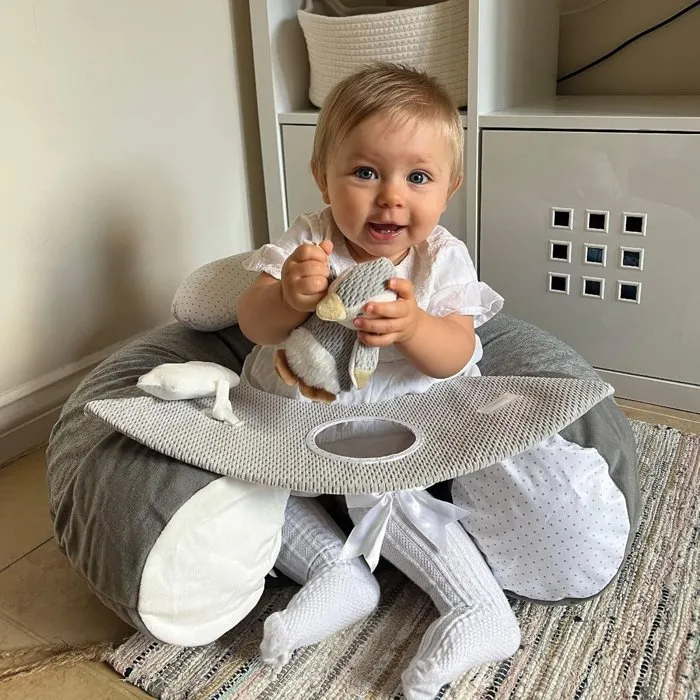 Nuby Asiento Inflable Siéntate y Juega en el Suelo con Bandeja Extraíble para Bebés a Partir de 6 Meses, Gris NUB0048526891498 Nuby Asiento Inflable Siéntate y Juega en el Suelo con Bandeja Extraíble para Bebés a Partir de 6 Meses, Gris NUB0048526891498