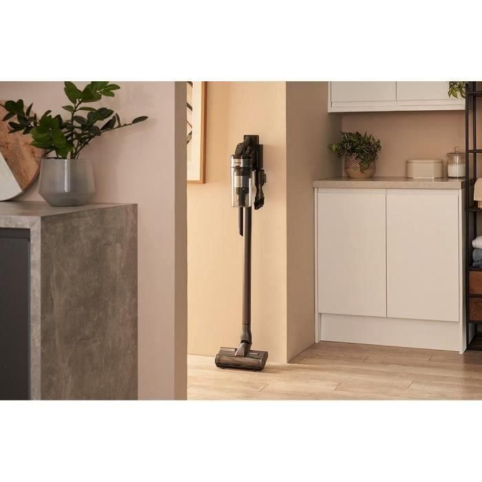SAMSUNG Jet 75E Complete VS20B75CR5 - Aspirador Escoba Inalámbrico - Potencia 200 AW - Autonomía 60 min - Estación de pared - 3 cepillos 1 SAMSUNG Jet 75E Complete VS20B75CR5 - Aspirador Escoba Inalámbrico - Potencia 200 AW - Autonomía 60 min - Estación de pared - 3 cepillos 1