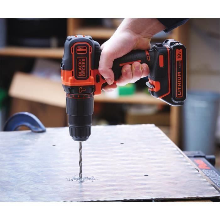 NEGRO Y DECKER - Taladro de percusión - Batería de iones de litio 2x18 V + 80 accesorios en estuche - Negro y naranja 3 NEGRO Y DECKER - Taladro de percusión - Batería de iones de litio 2x18 V + 80 accesorios en estuche - Negro y naranja 3