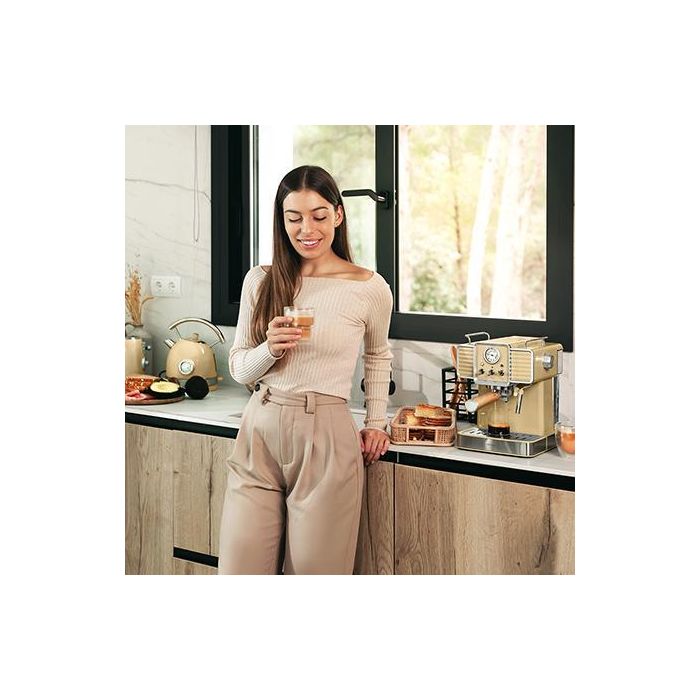 Cecotec 01629 Cafetera Eléctrica Semi-automática Espresso 1350W 20 Bares 1.5L con Vaporizador y Manómetro 5