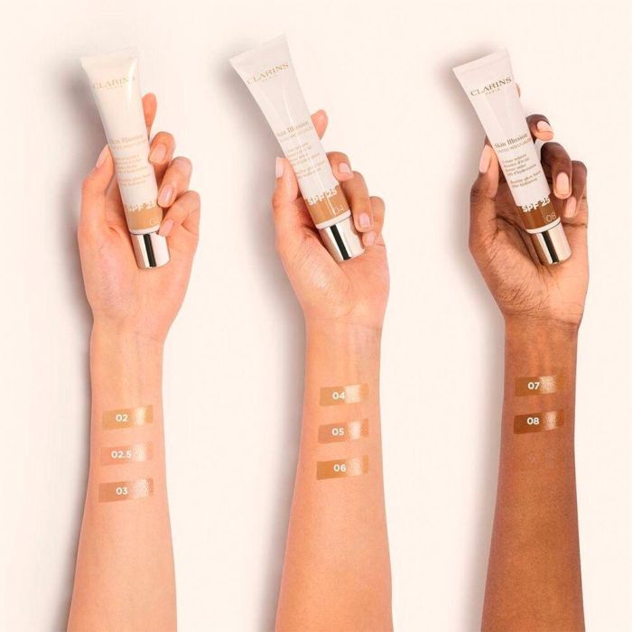 Clarins Skin Illusion Tinted Moisturizer Tratamiento Antiedad con Color Efecto Glow SPF25 #02.5 40 ml 3