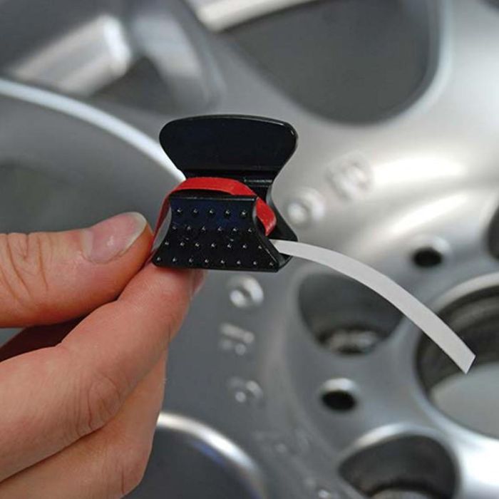 Foliatec FO34390 Tiras Decorativas Autoadhesivas de 6mm para Llantas de Coche con Ayuda de Montaje - Blanco, para 4 Llantas 6 Foliatec FO34390 Tiras Decorativas Autoadhesivas de 6mm para Llantas de Coche con Ayuda de Montaje - Blanco, para 4 Llantas 6